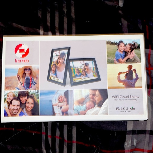 Frameo Share Your Moments NWT